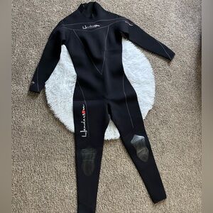 Henderson Women's Black Wetsuit 10T